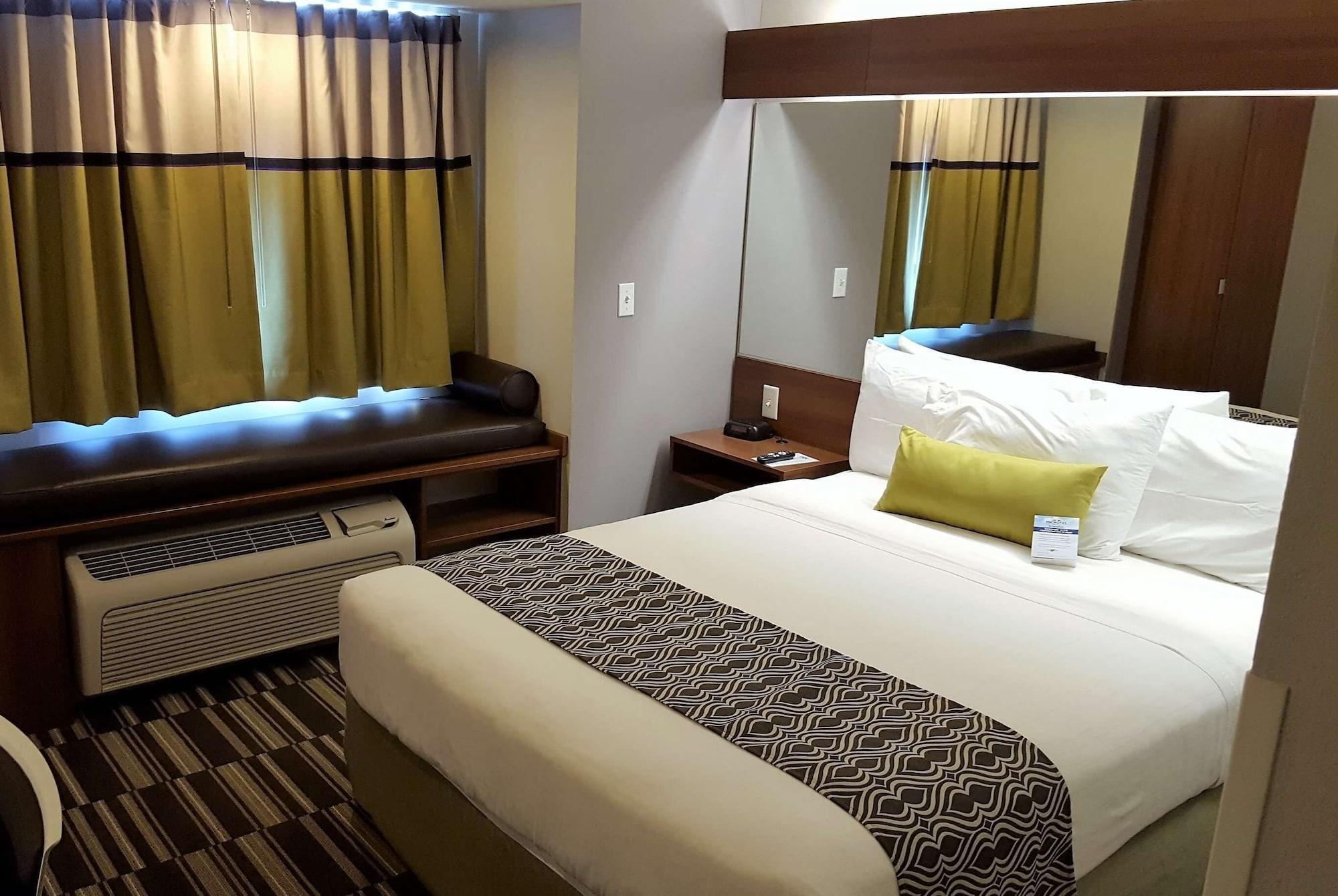 Microtel Inn & Suites By Wyndham בלוויו מראה חיצוני תמונה