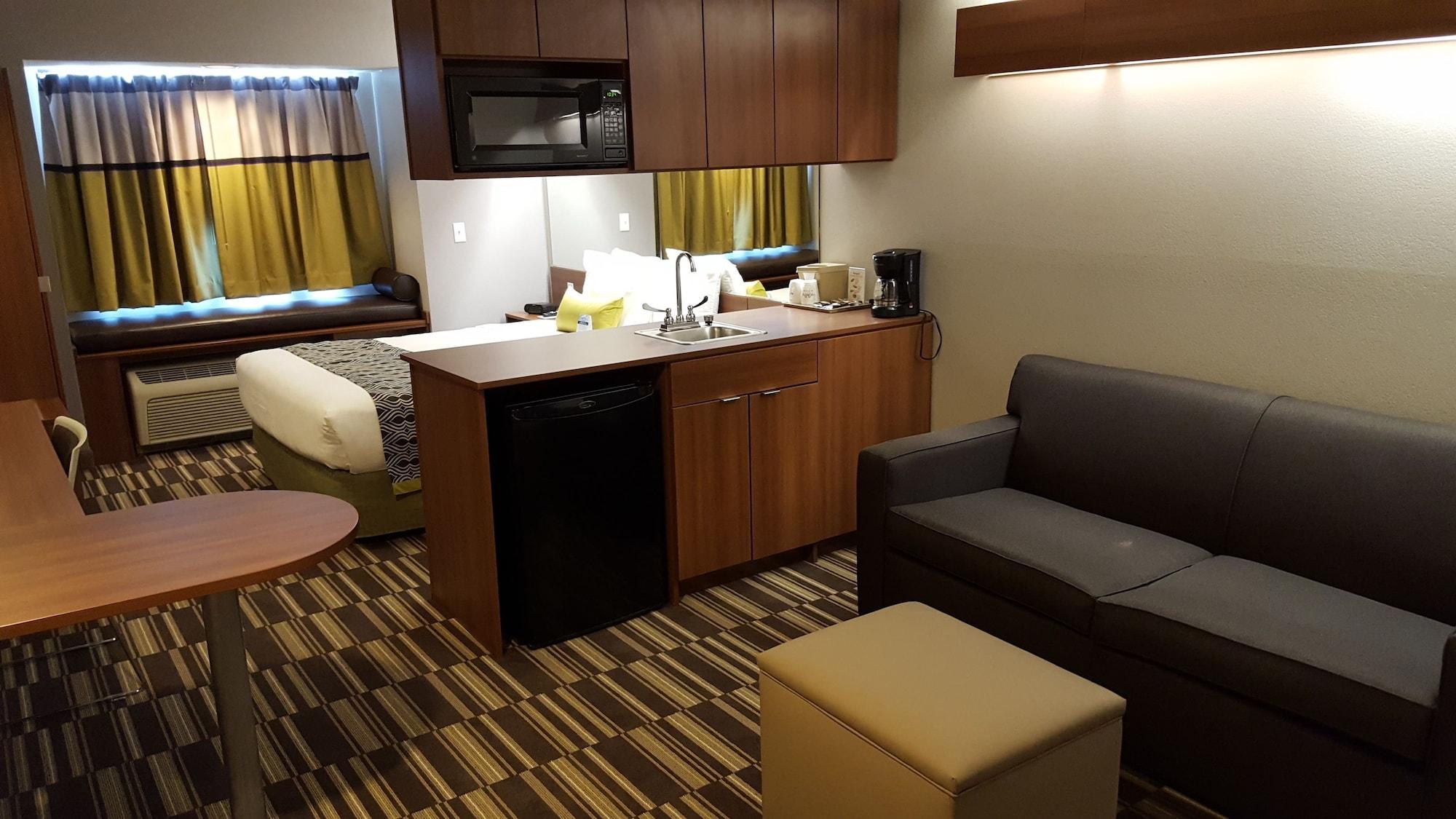 Microtel Inn & Suites By Wyndham בלוויו מראה חיצוני תמונה
