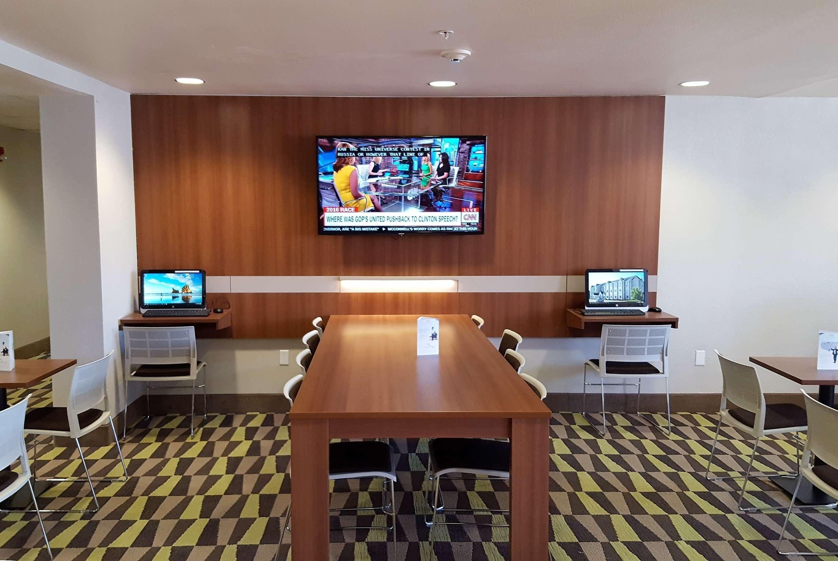 Microtel Inn & Suites By Wyndham בלוויו מראה חיצוני תמונה