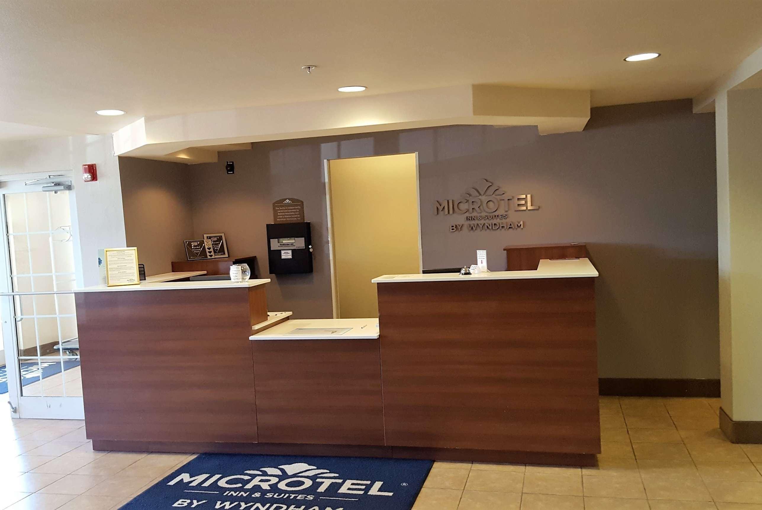 Microtel Inn & Suites By Wyndham בלוויו מראה חיצוני תמונה