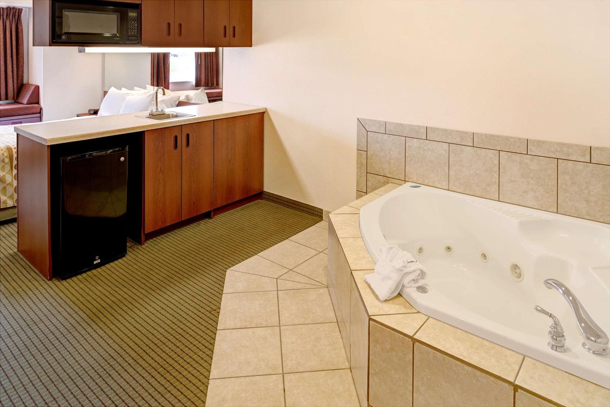 Microtel Inn & Suites By Wyndham בלוויו מראה חיצוני תמונה