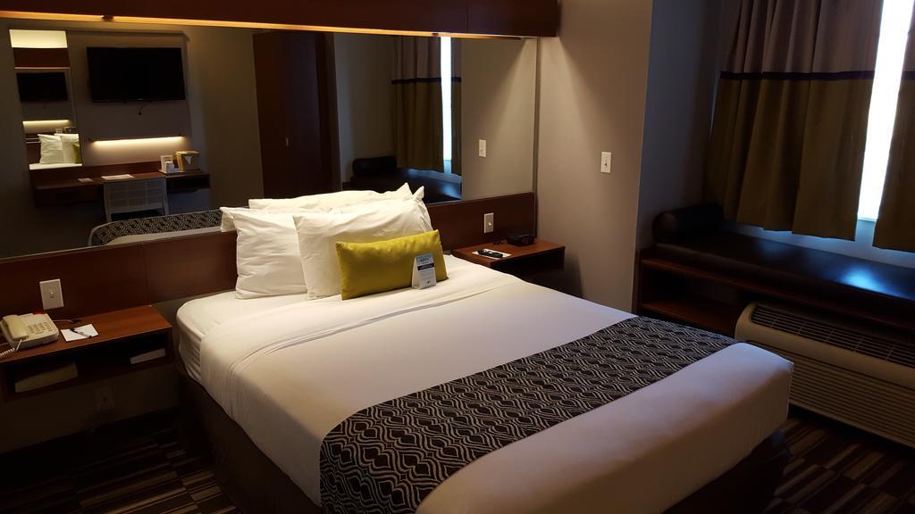 Microtel Inn & Suites By Wyndham בלוויו מראה חיצוני תמונה