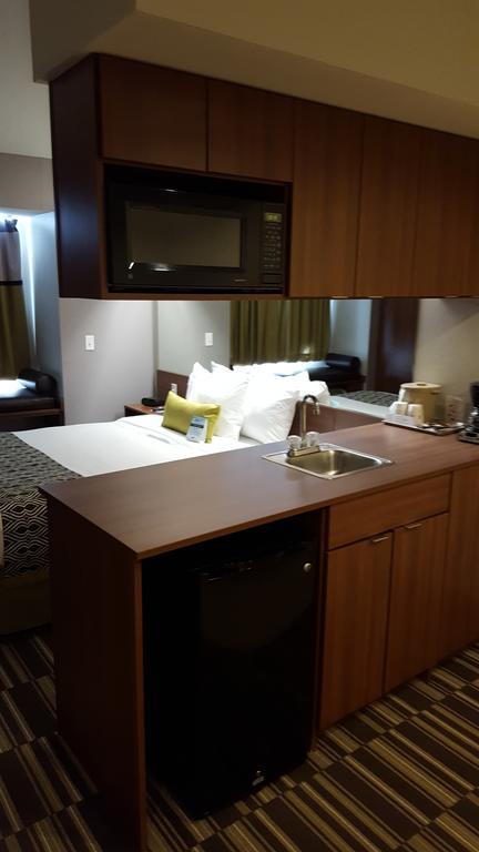 Microtel Inn & Suites By Wyndham בלוויו מראה חיצוני תמונה